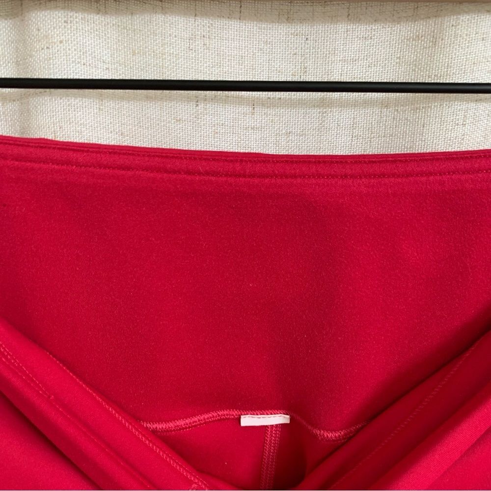 Lululemon’s Fast and Free Thermal 5 Pocket Tight Fuscia Berry Color 27” 6 - Picture 9 of 11